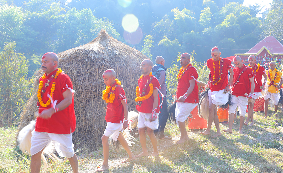 किम्फमा ‘डान्सिङ इन फायर’